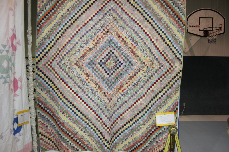 Heritage Quilt, 1st place: Ermadean Haas - Trip Around the World