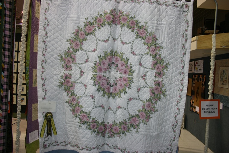 Hand Quilted, 1st Place: Leta Marx -Bed of Roses